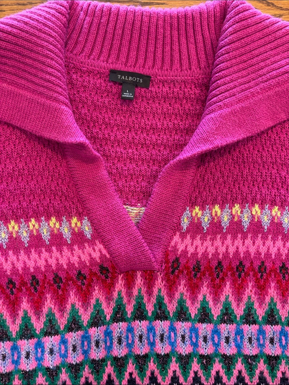 Women’s Talbots Large Chevron Fair Isle V‑Neck Sweater in Hot Pink and Navy - Picture 3 of 5